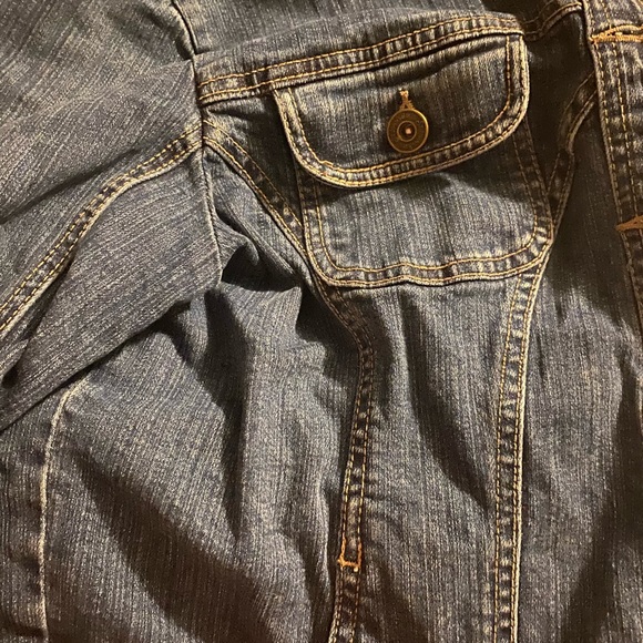 Jean jacket - Picture 2 of 3